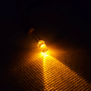 ЖОВТИЙ; світлодіод вогонь (свічка); 5mm